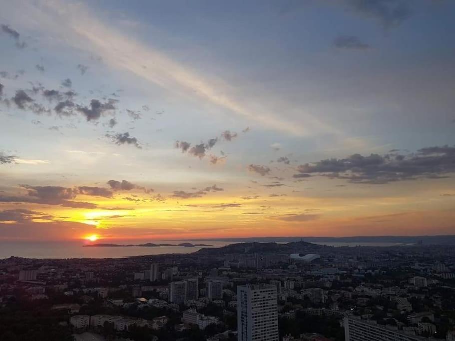 Superbe 2 Avec Vue Sur La Et La Montagne Apartment Marseilles