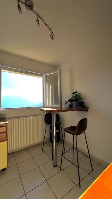 Superbe 2 Avec Vue Sur La Et La Montagne Marseilles