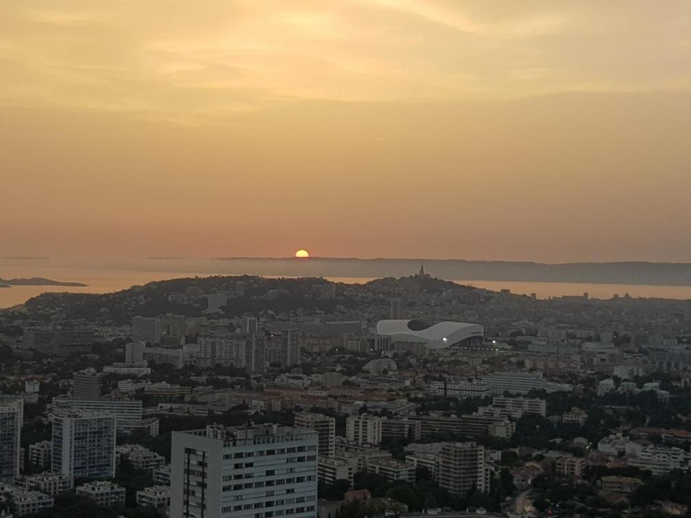 Superbe 2 Avec Vue Sur La Et La Montagne * Marseilles